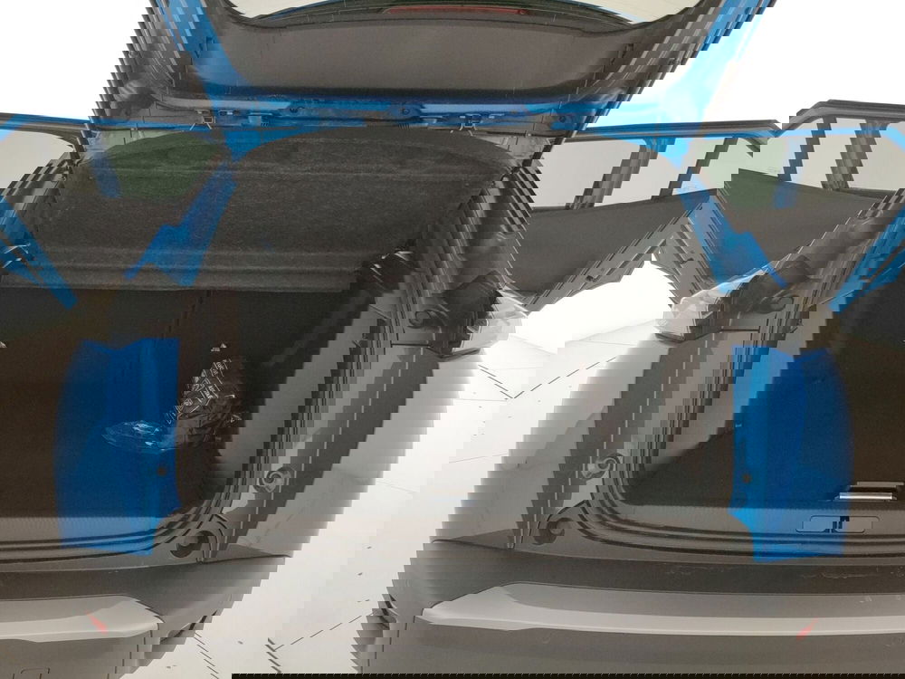 Peugeot 2008 nuova a Caserta (7)