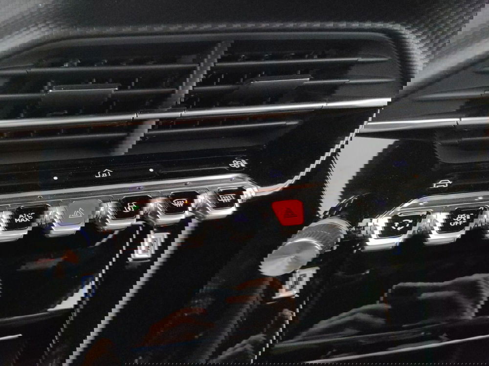 Peugeot 2008 nuova a Caserta (19)