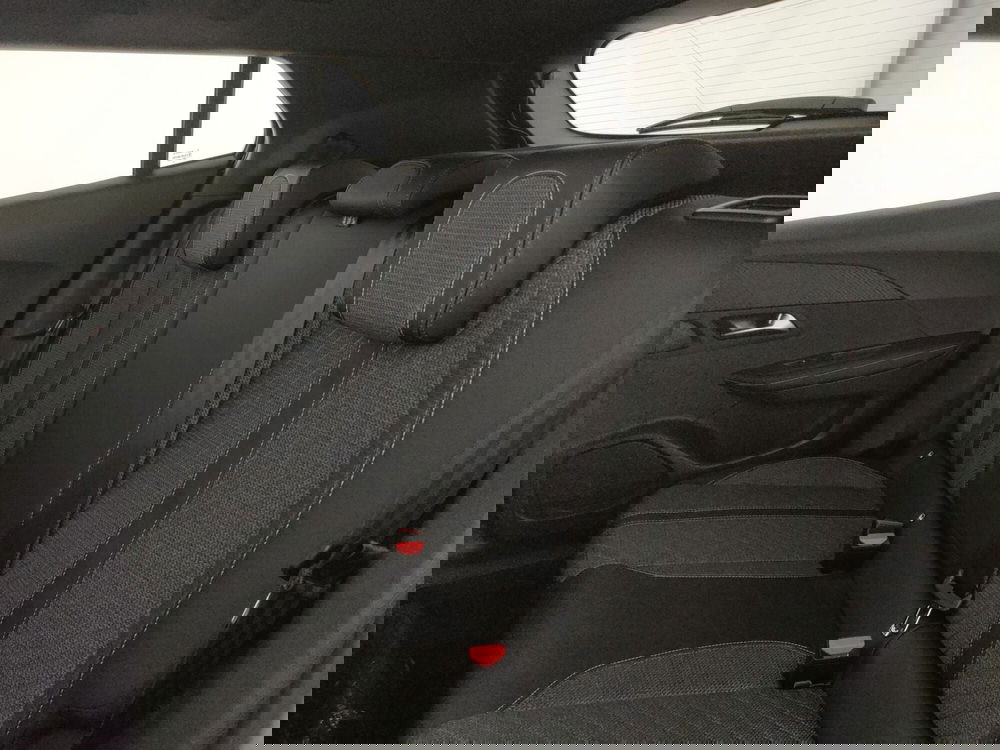 Peugeot 2008 nuova a Caserta (12)