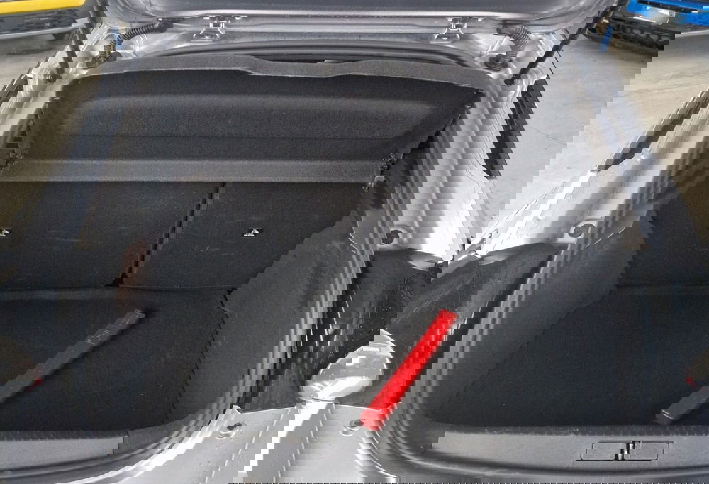 Lancia Ypsilon usata a Terni (10)