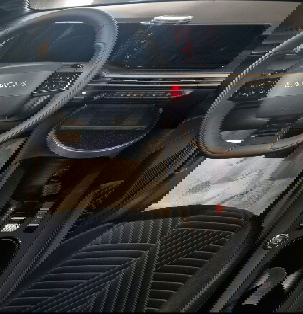 Lancia Ypsilon usata a Terni (11)