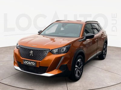 Peugeot 2008 1.2 puretech Active s&amp;s 100cv del 2022 usata a Torino