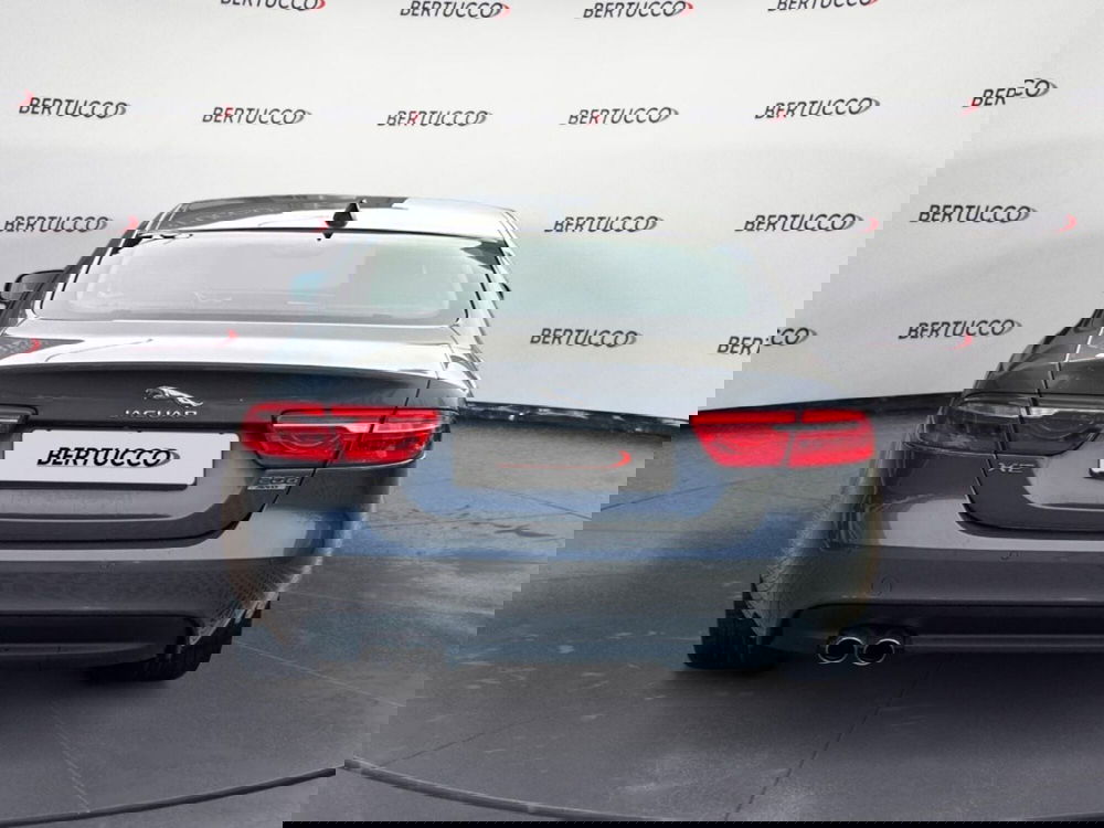 Jaguar XE usata a Verona (5)