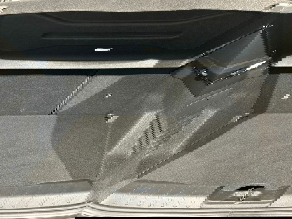 Jeep Avenger usata a Lecco (12)