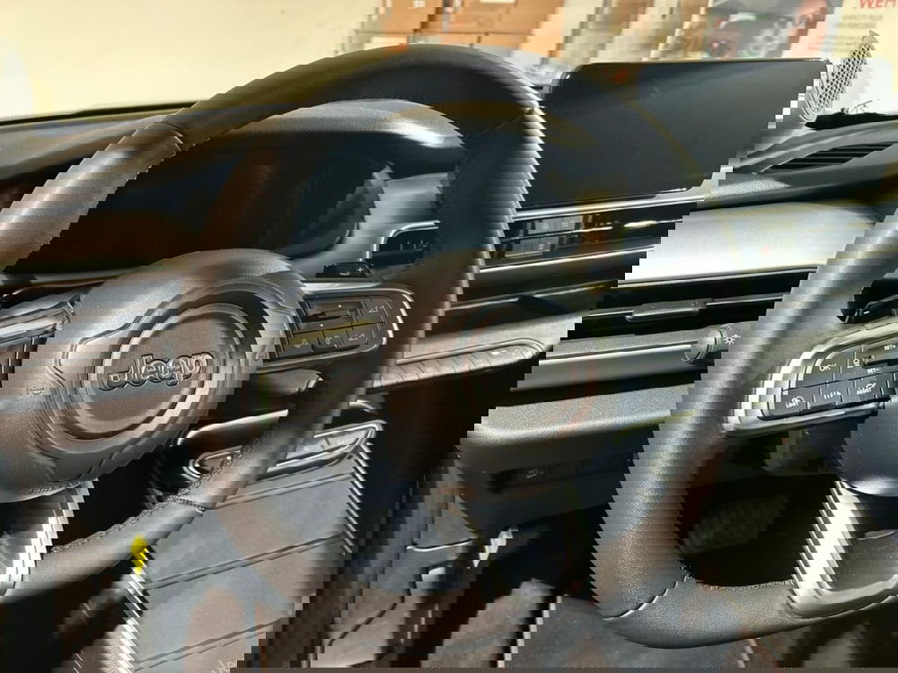 Jeep Avenger usata a Lecco (14)