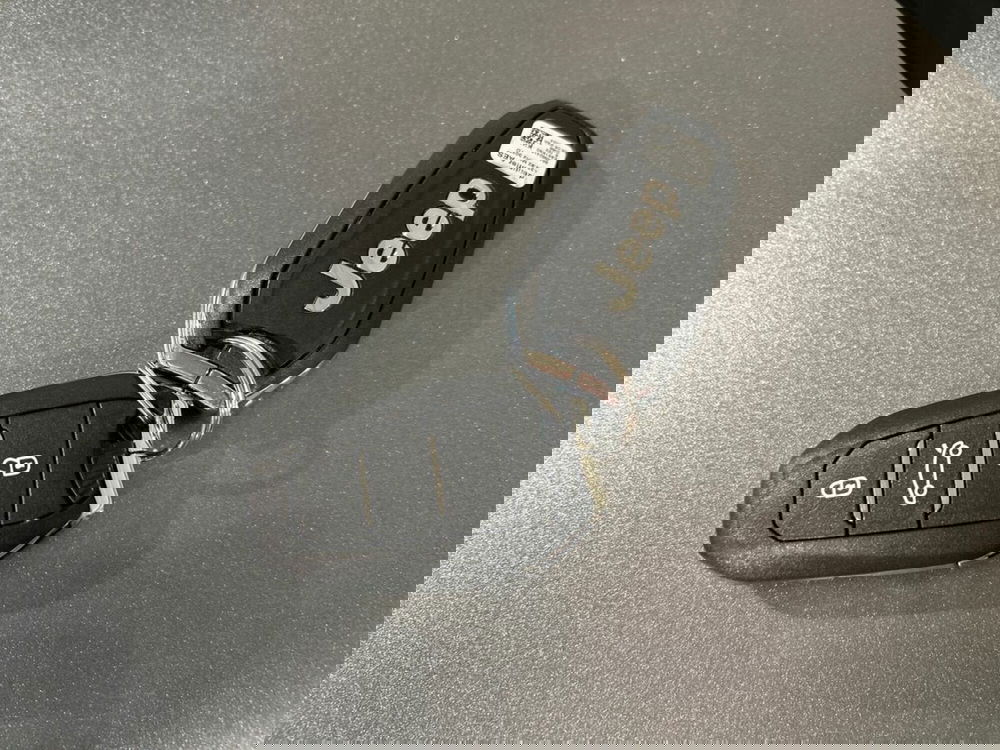 Jeep Avenger usata a Lecco (15)