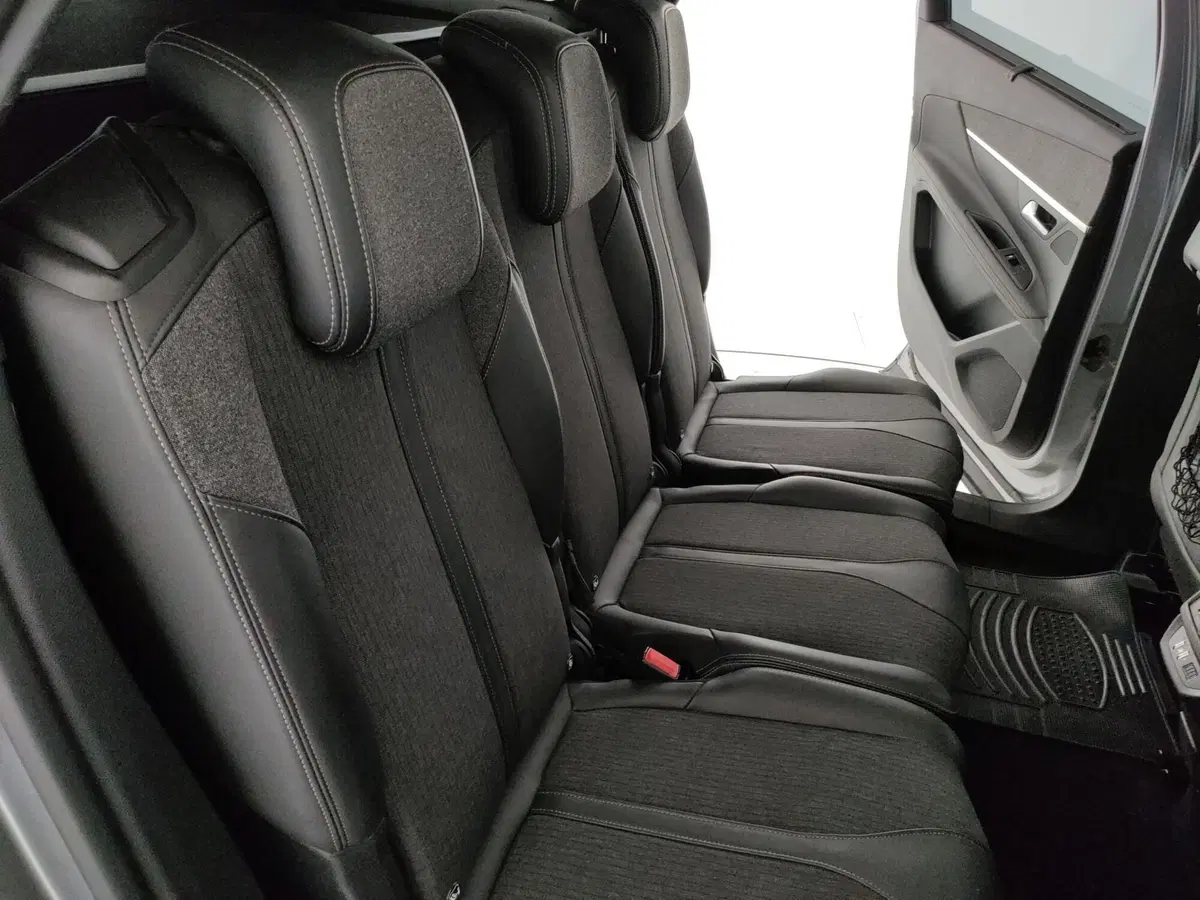 Peugeot 5008 usata a Caserta (17)