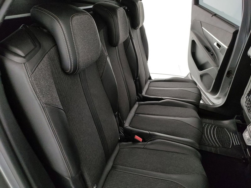 Peugeot 5008 usata a Caserta (17)