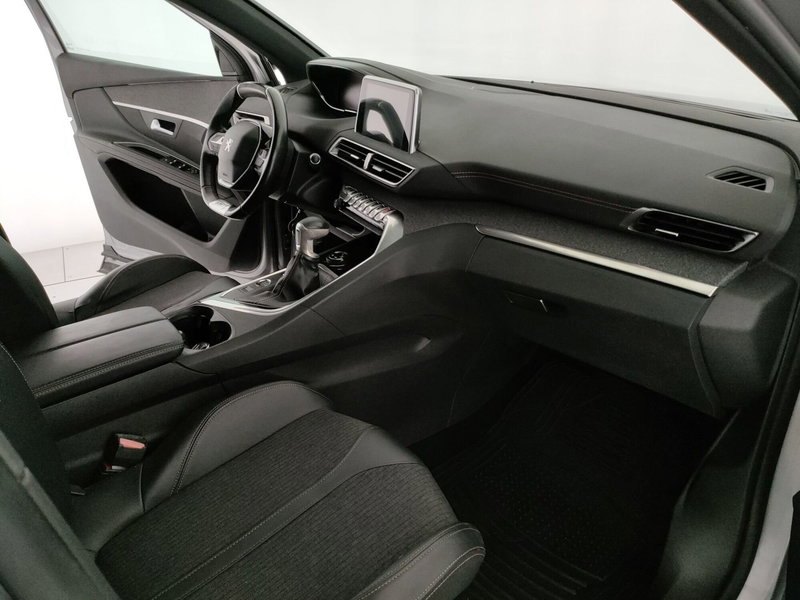 Peugeot 5008 usata a Caserta (18)