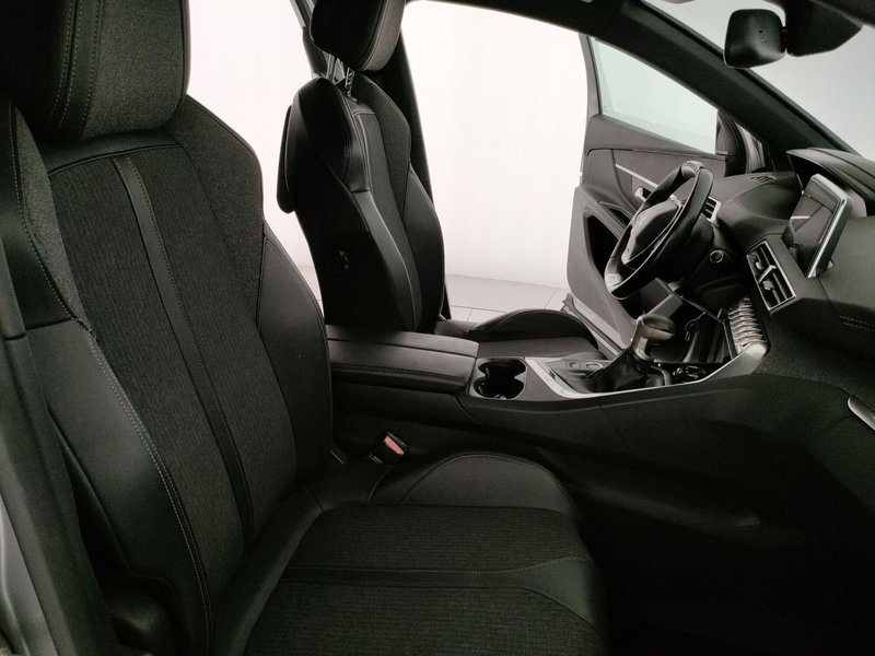 Peugeot 5008 usata a Caserta (19)