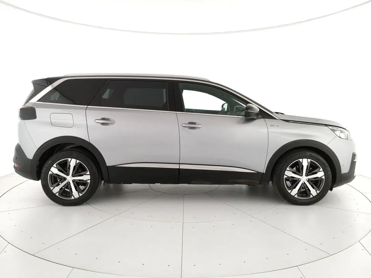 Peugeot 5008 usata a Caserta (4)