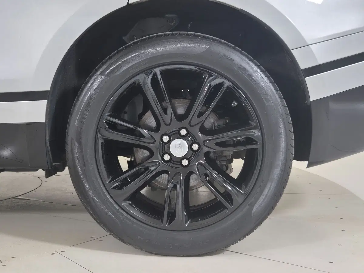 Land Rover Range Rover Velar usata a Torino (9)