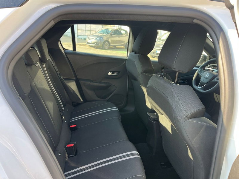 Opel Corsa-e usata a Milano (15)