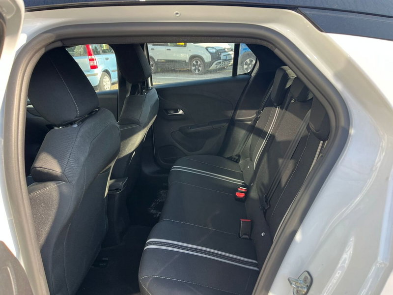 Opel Corsa-e usata a Milano (16)