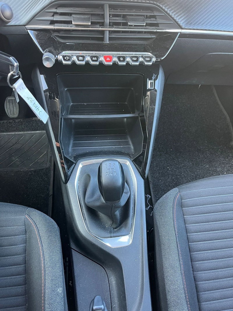 Peugeot 208 usata a Milano (19)