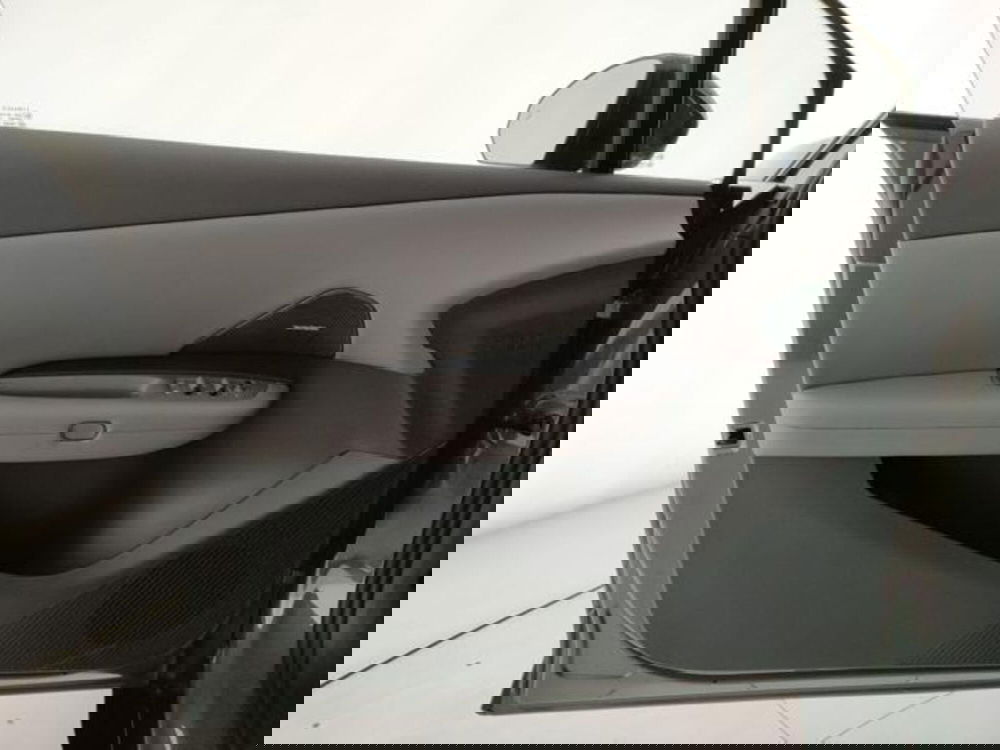 Lynk & Co 02 nuova a Modena (12)