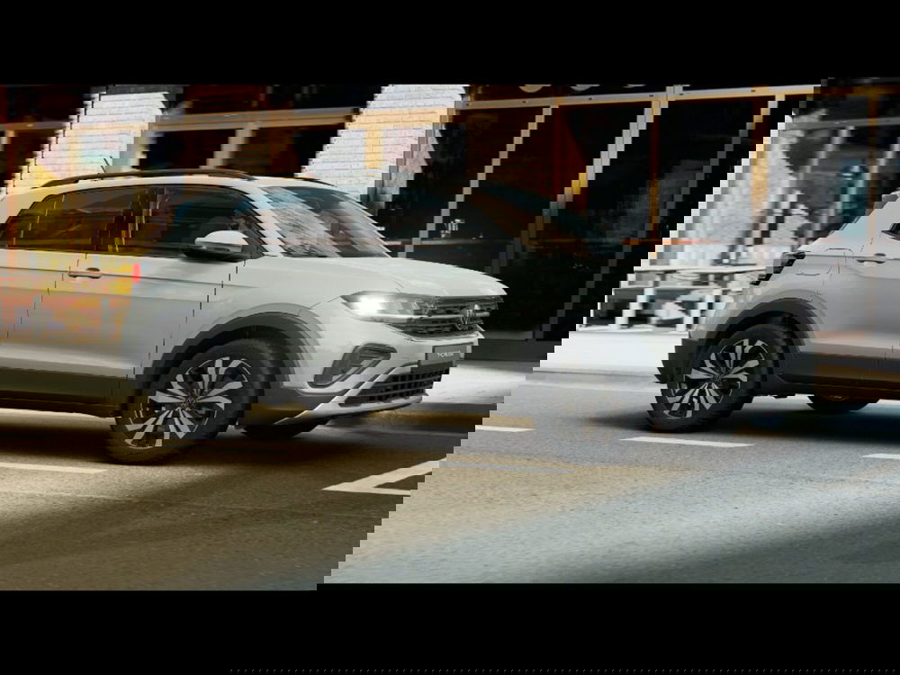 Volkswagen T-Cross nuova a Livorno (3)