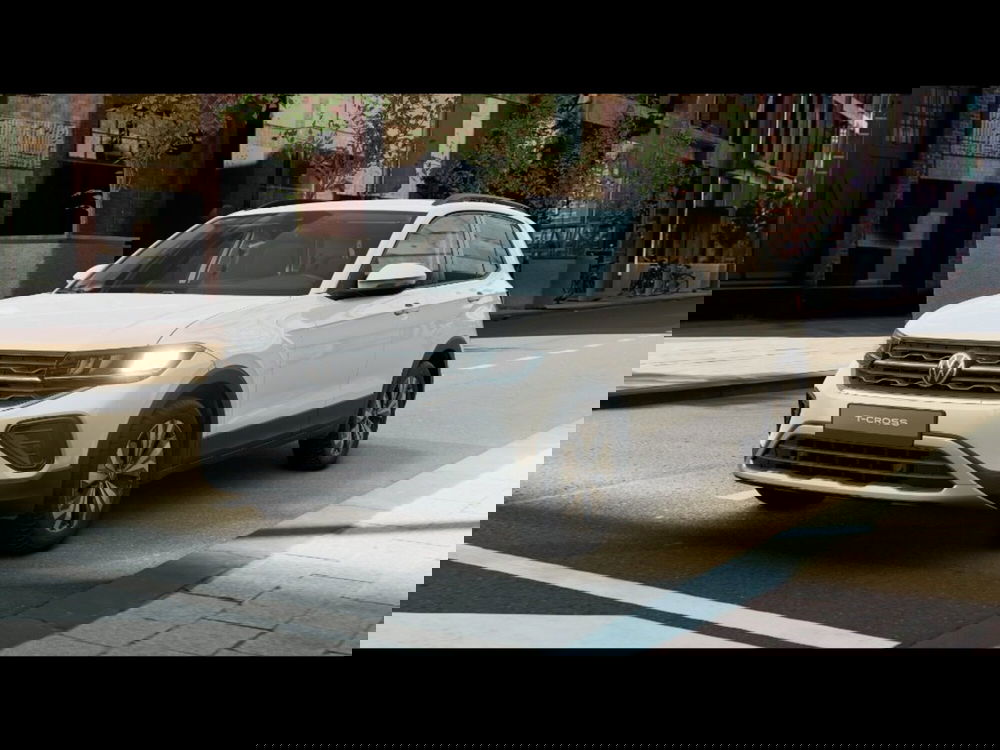 Volkswagen T-Cross nuova a Livorno