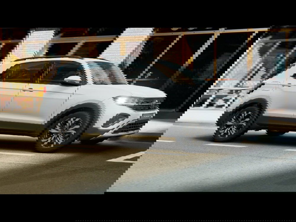 Volkswagen T-Cross nuova a Livorno (3)