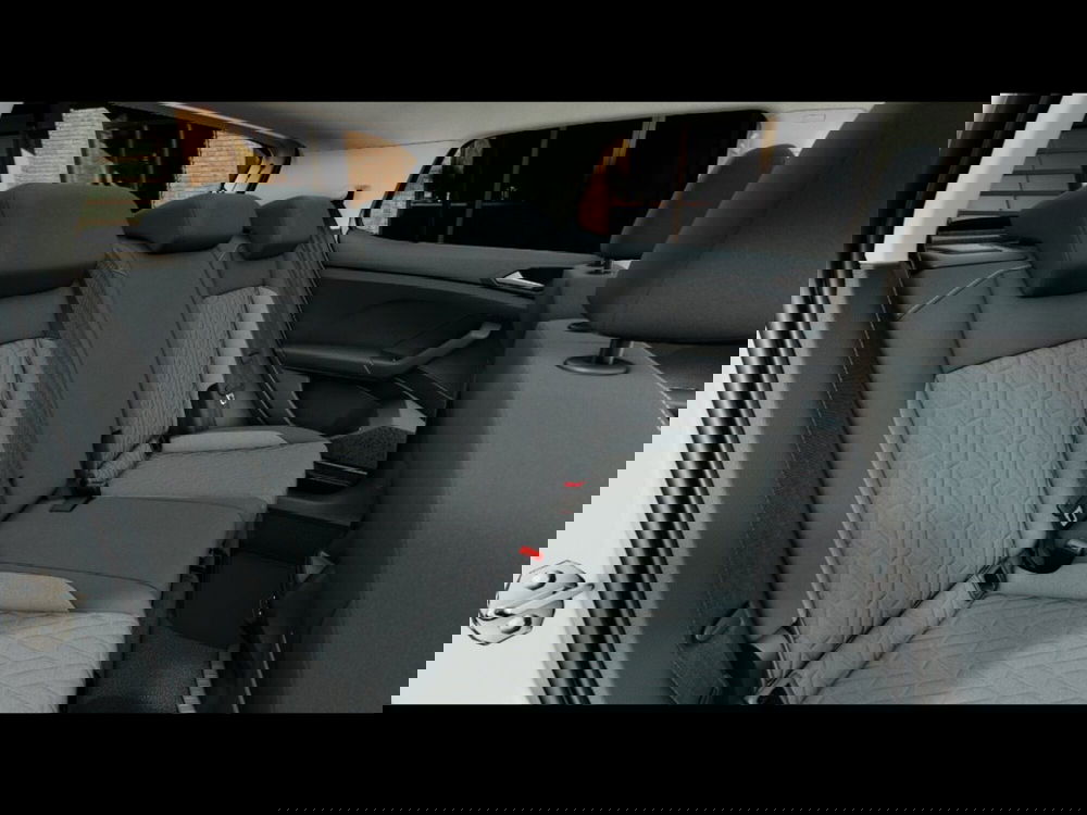 Volkswagen T-Cross nuova a Livorno (9)