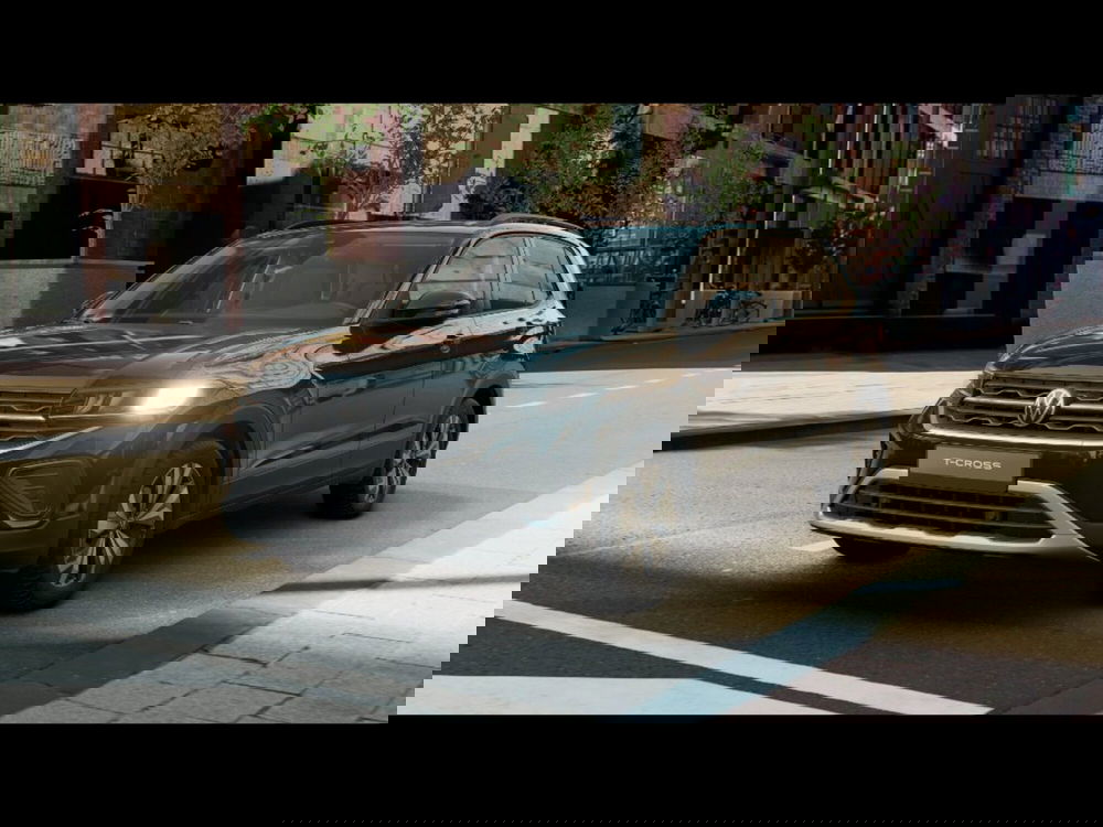 Volkswagen T-Cross nuova a Livorno