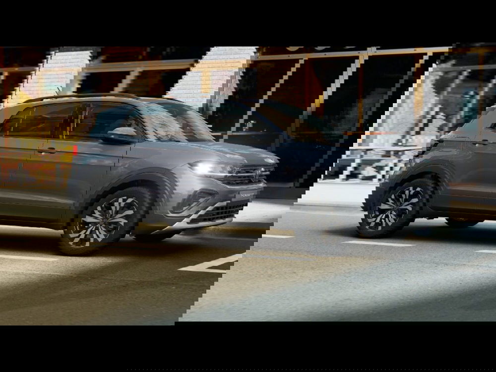 Volkswagen T-Cross nuova a Livorno (3)