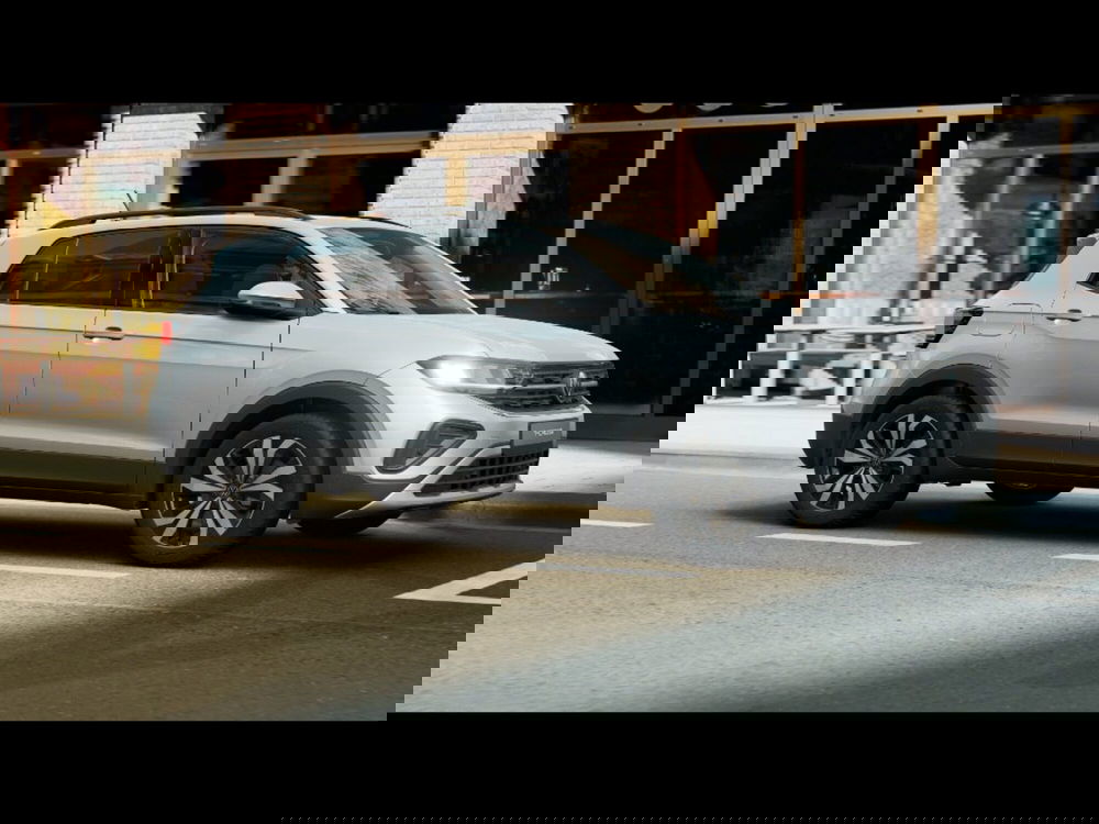 Volkswagen T-Cross nuova a Livorno (3)