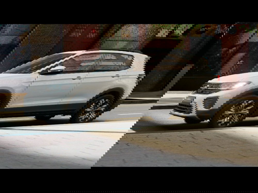 Volkswagen T-Cross nuova a Livorno (2)