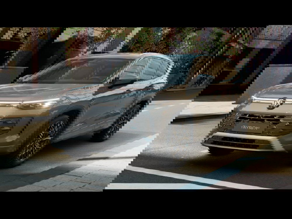 Volkswagen Tayron nuova a Livorno