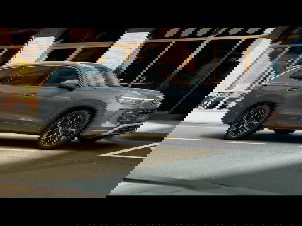 Volkswagen Tayron nuova a Livorno (3)