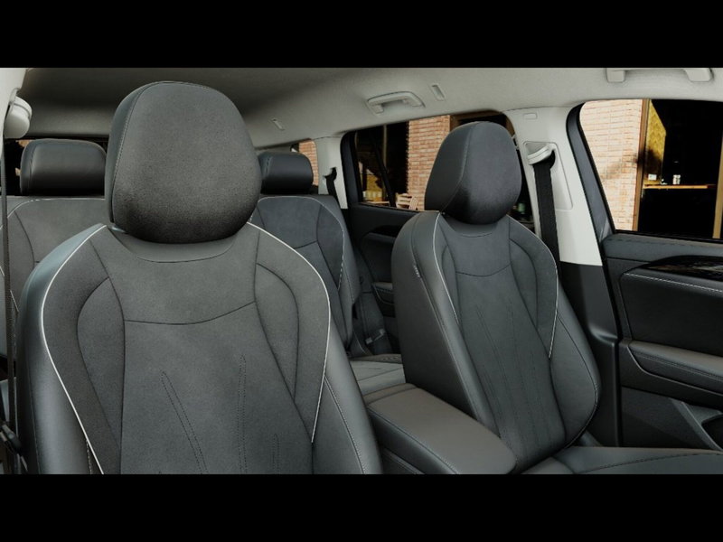 Volkswagen Tayron nuova a Livorno (8)