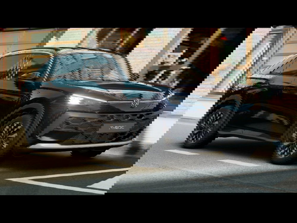 Volkswagen T-Roc nuova a Livorno