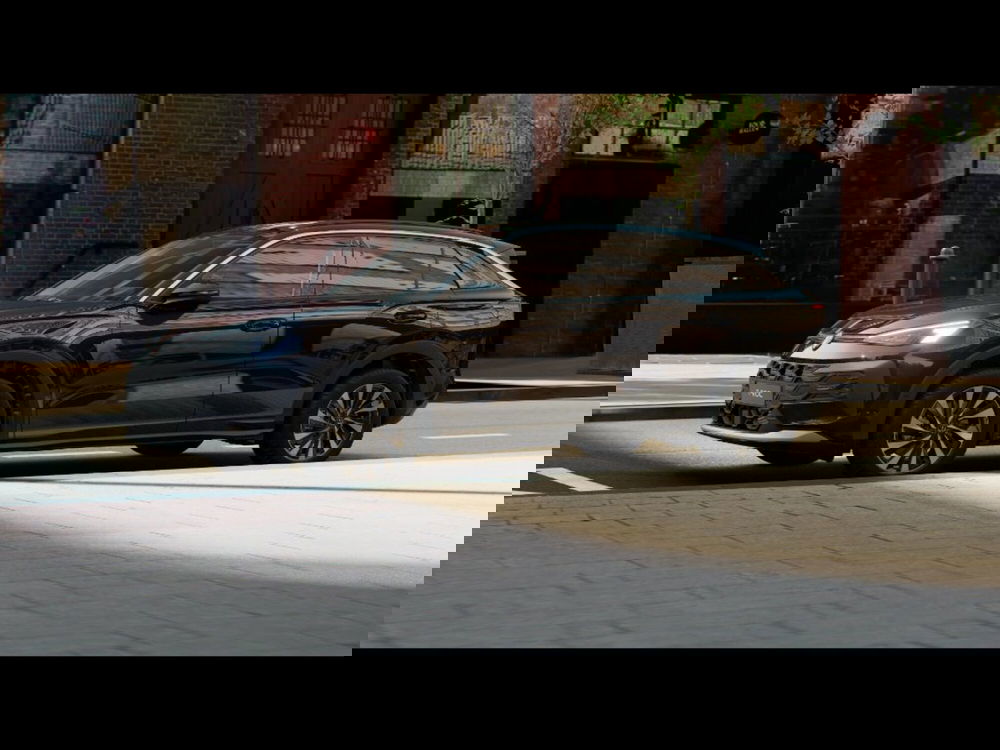 Volkswagen T-Roc nuova a Livorno (2)