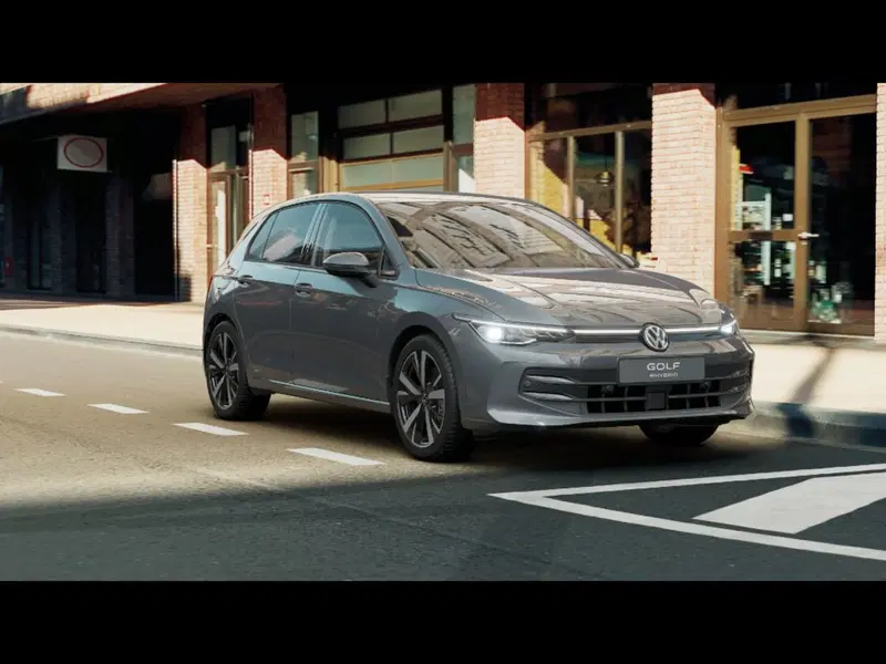 Volkswagen Golf nuova a Livorno (4)