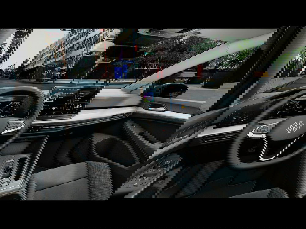 Volkswagen Golf nuova a Livorno (6)