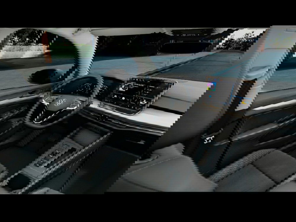 Volkswagen Golf nuova a Livorno (7)