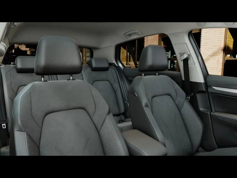 Volkswagen Golf nuova a Livorno (8)