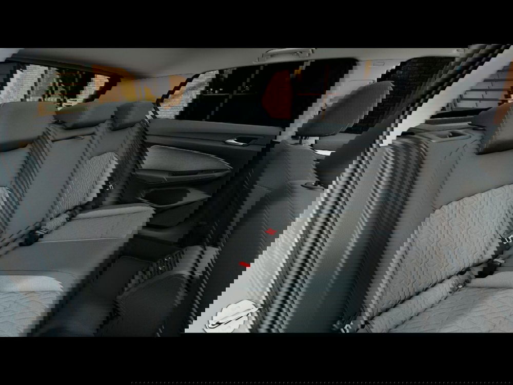 Volkswagen Golf nuova a Livorno (9)