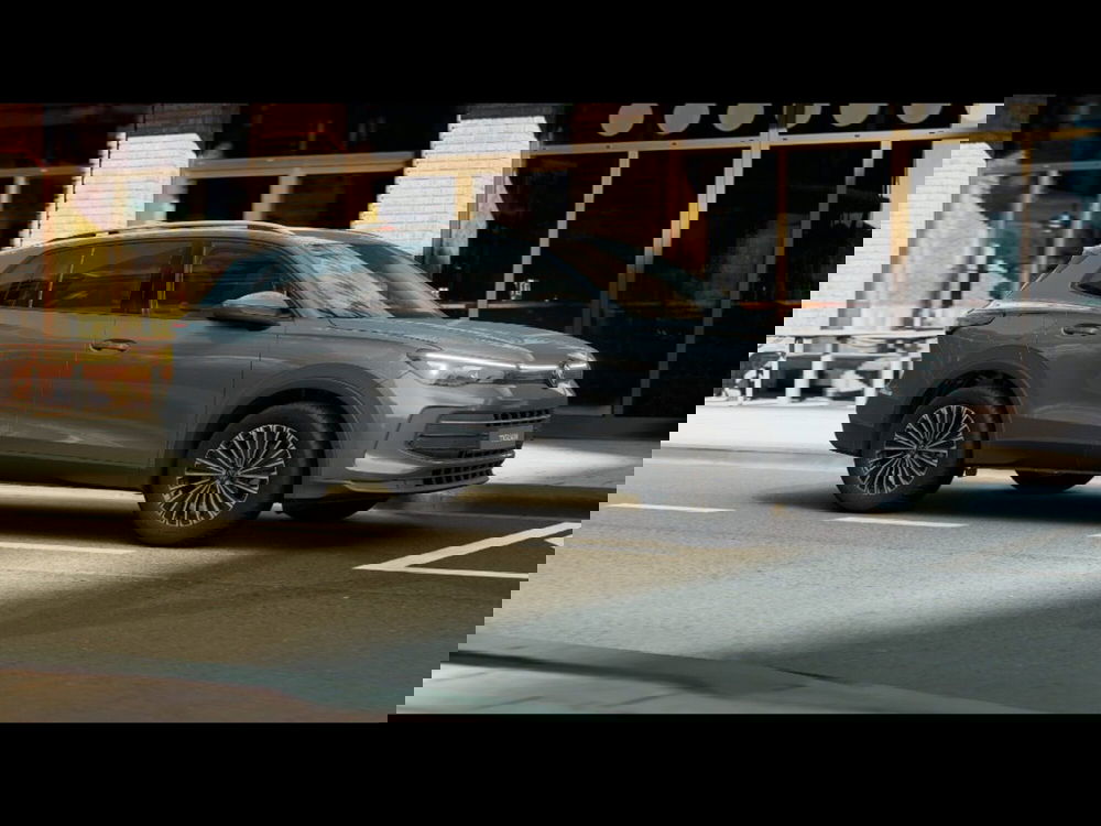 Volkswagen Tiguan nuova a Firenze (3)