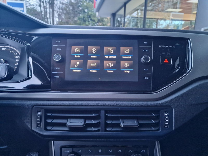 Volkswagen Polo usata a Milano (11)