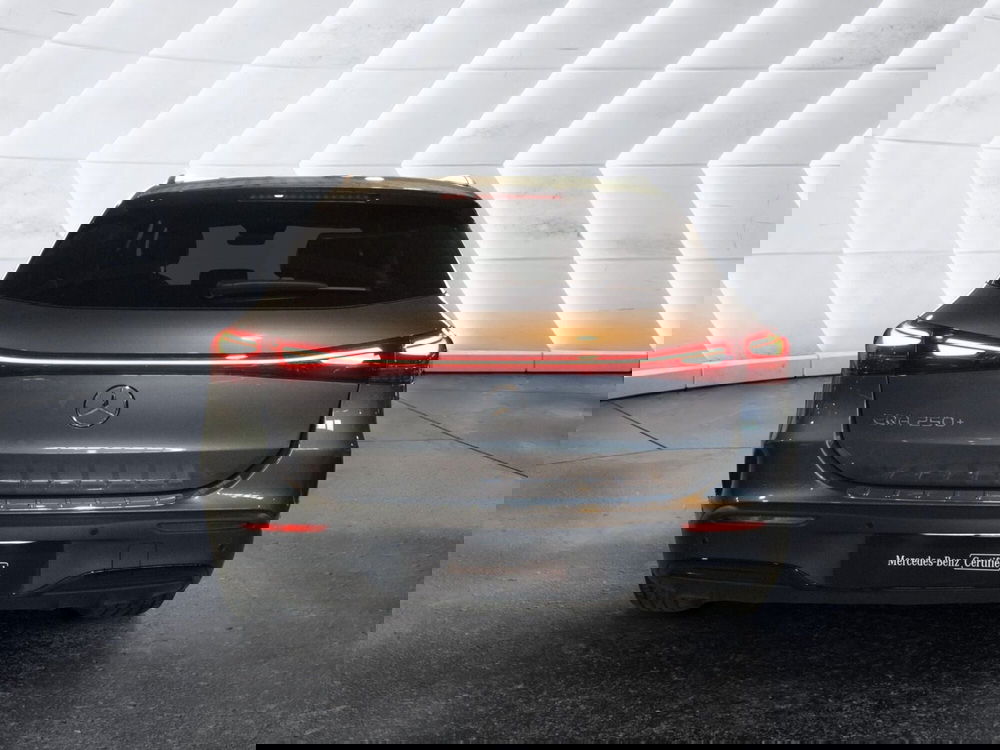 Mercedes-Benz EQA usata a Caserta (6)