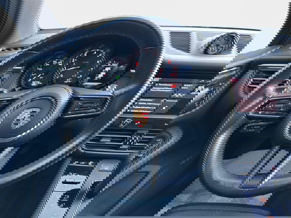 Porsche Macan usata a Bari (10)