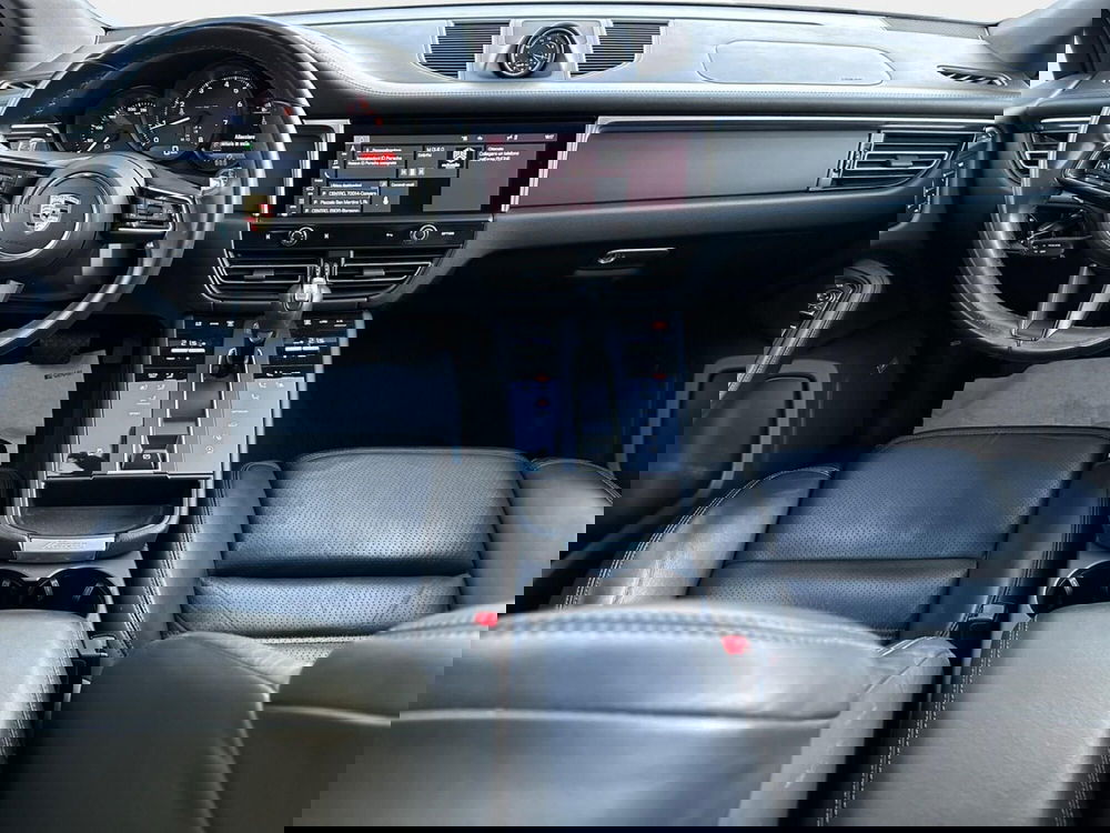 Porsche Macan usata a Bari (4)