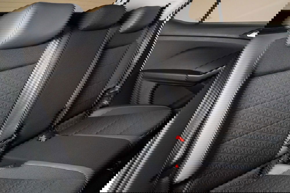 Volkswagen T-Cross usata a Varese (14)