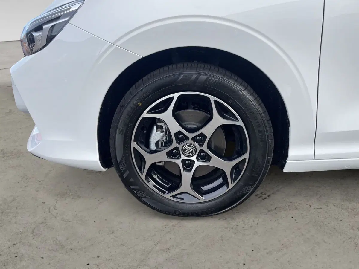 Mg MG3 nuova a Milano (16)