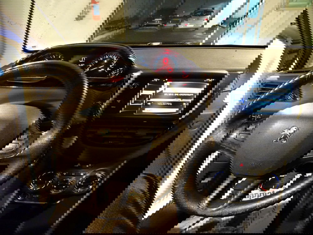 Peugeot 208 usata a Lucca (9)