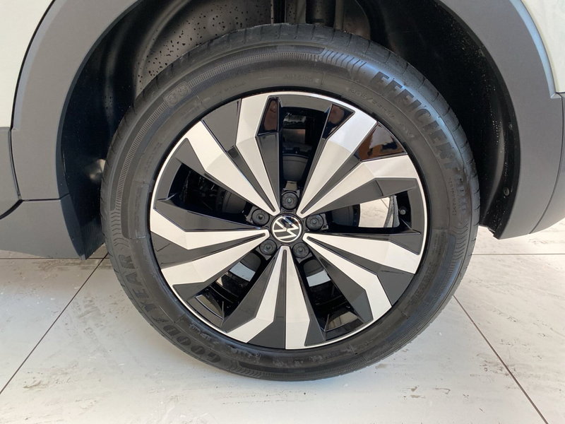 Volkswagen T-Cross nuova a Lodi (10)