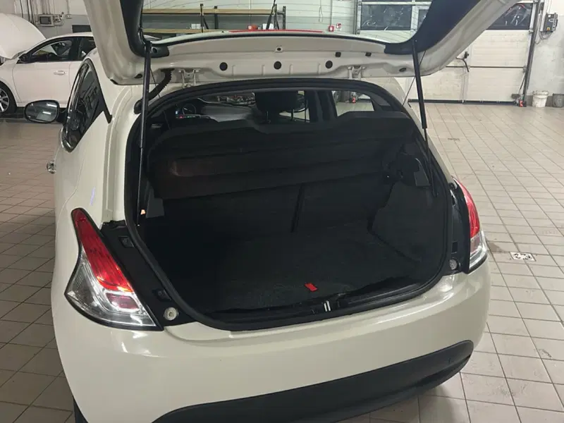 Lancia Ypsilon usata a Piacenza (19)