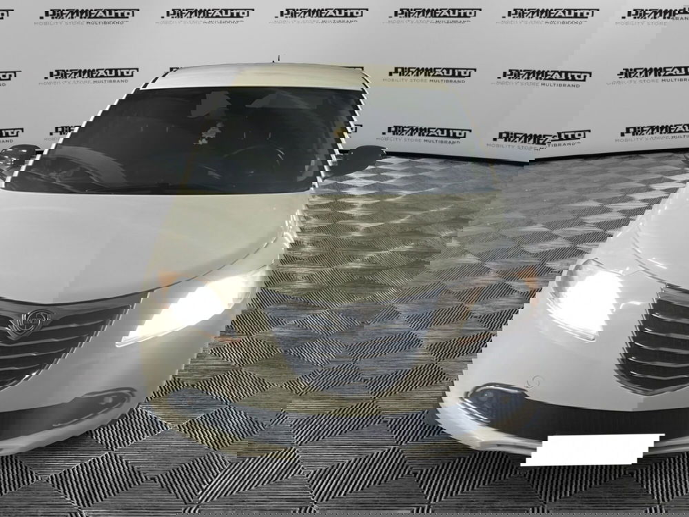 Lancia Ypsilon usata a Piacenza (5)