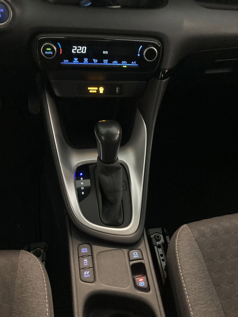 Toyota Yaris usata a Barletta-Andria-Trani (13)